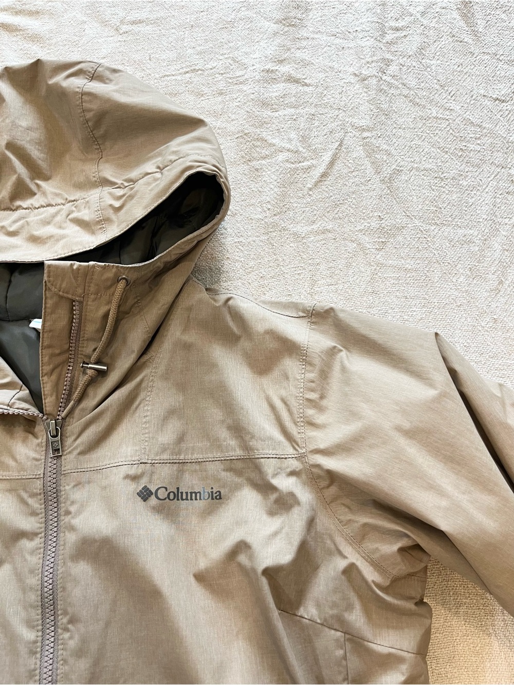 Columbia Lightweight Hooded Puffer Jacket - Picture 3 of 6